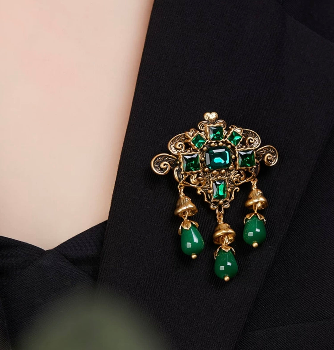 Laciann Di Emerald Brooch Gold Plated