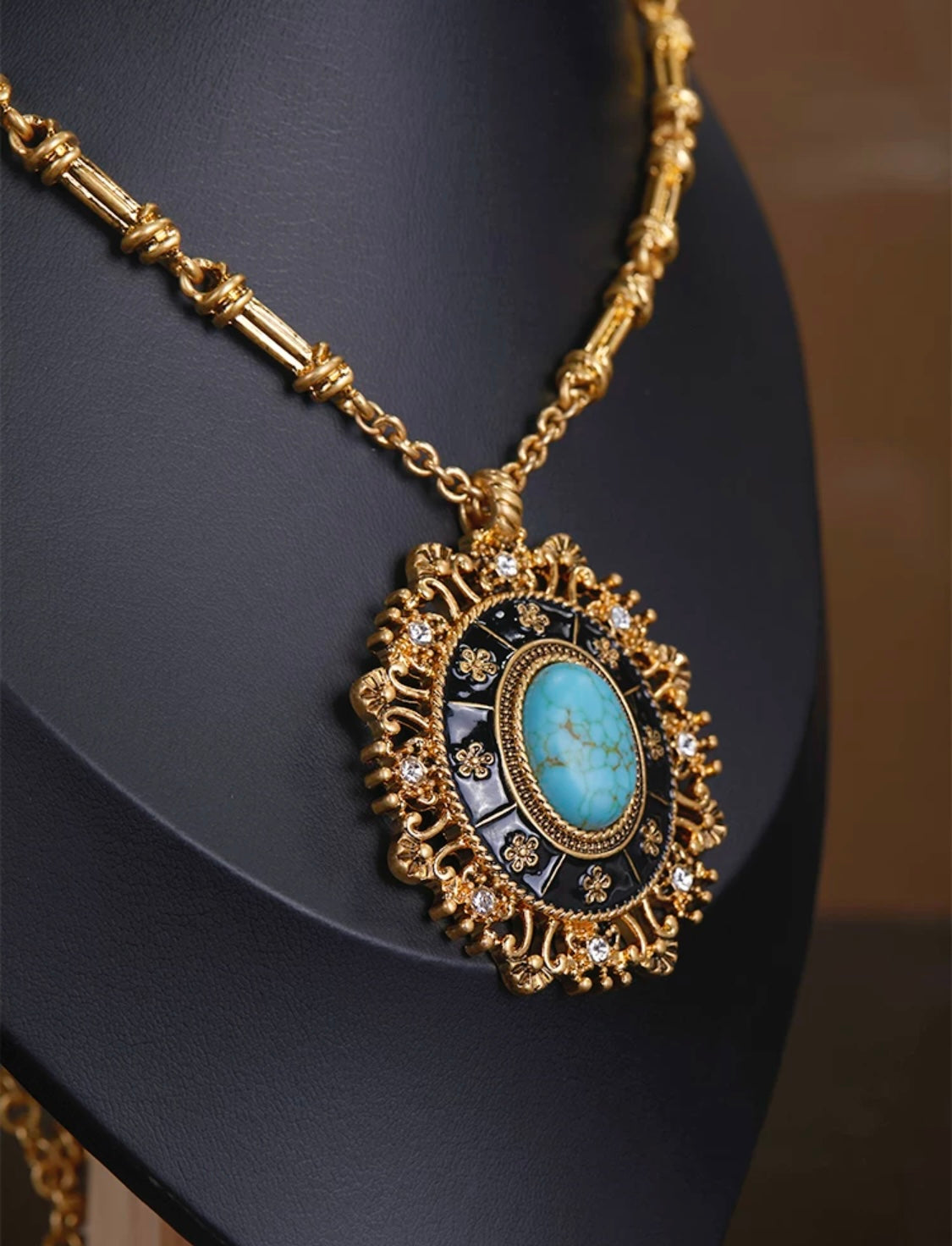 Laciann Di Turquoise Enamel Crown Necklace